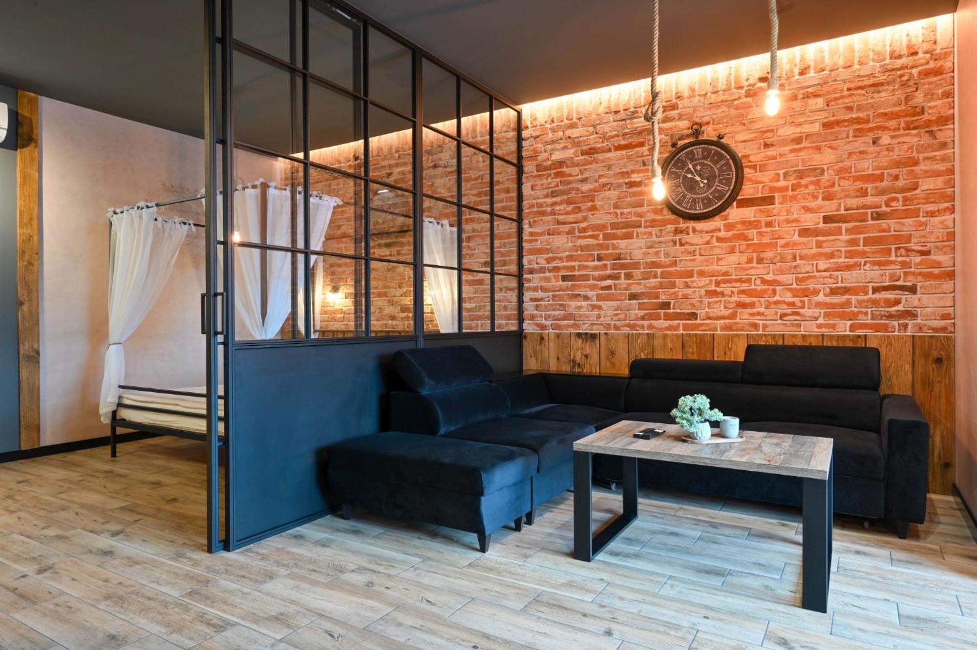 Aparthotel Mamma Mia - Oświęcim Esterno foto