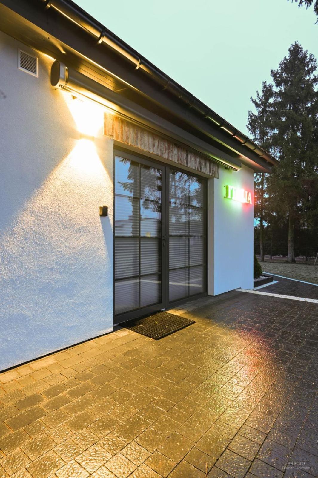 Aparthotel Mamma Mia - Oświęcim Esterno foto